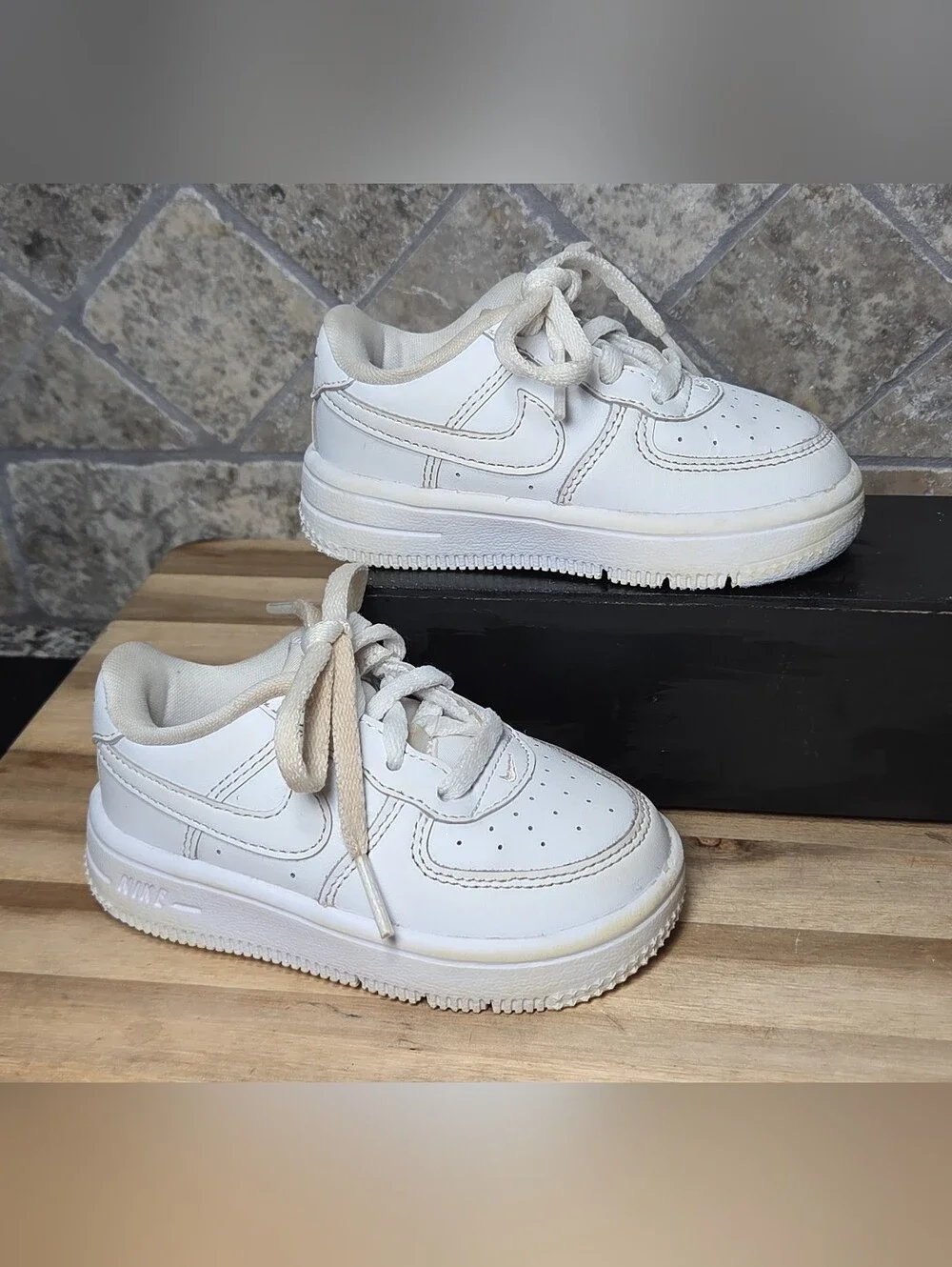 Nike Air Force 1 Kids White Faux Leather Sneakers with Swoosh Size 6 C Toddler